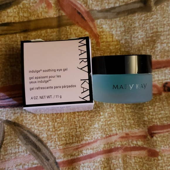 BNIB Mary Kay Indulge Soothing Eye Gel - Picture 2 of 2